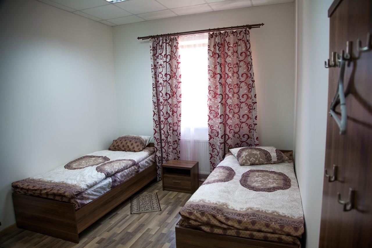 Alekselena Hotel Malekhuv Exterior photo